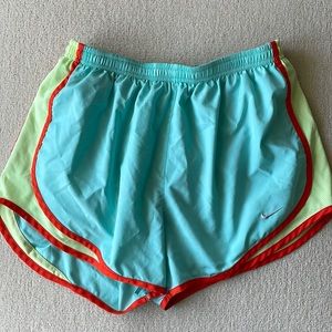 Medium EUC Nike Tempo Short